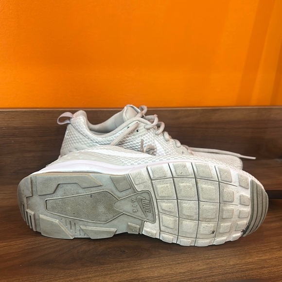 NWOT Nike Light Beige and White Mesh Sneakers size 7 - Picture 4 of 7